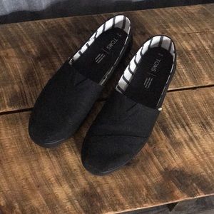 Toms slip on shoes
